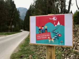 Information board of the Bavarian State Ministry on Corona and related exit restrictions in the mountains Information board of the Bavarian State Ministry on Corona and related exit restrictions in the mountains